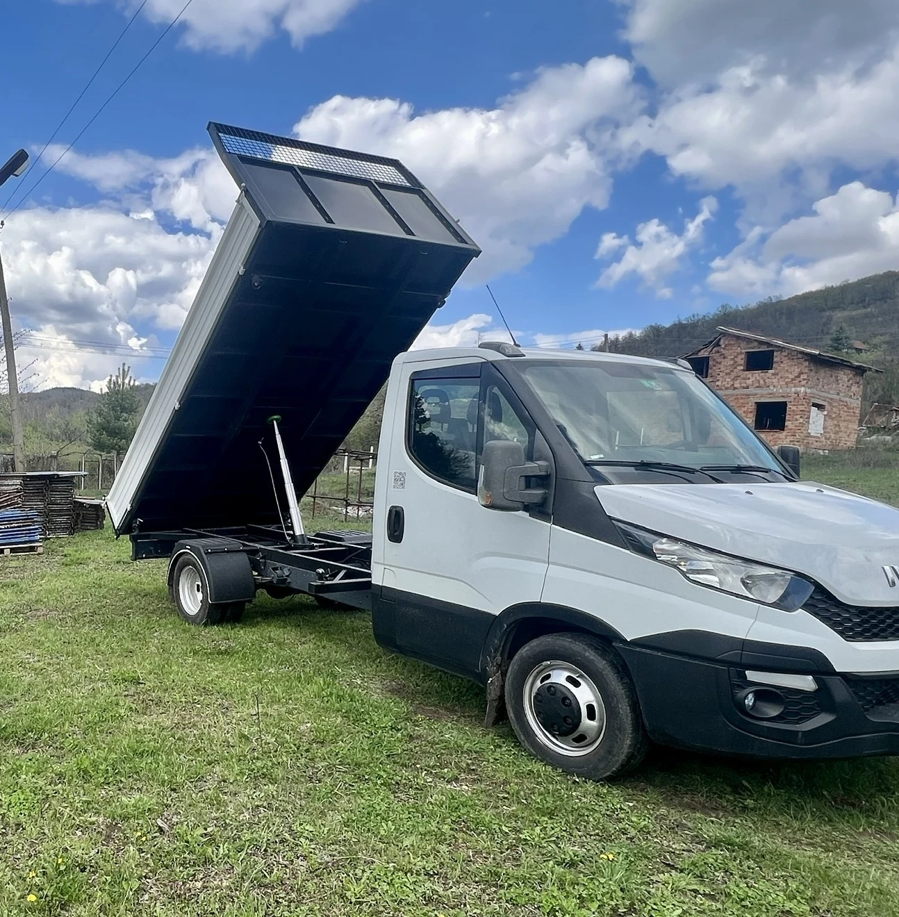Iveco 35c15 ТРИСТРАНЕН* САМОСВАЛ* КАТО НОВ, снимка 8 - Бусове и автобуси - 54987337