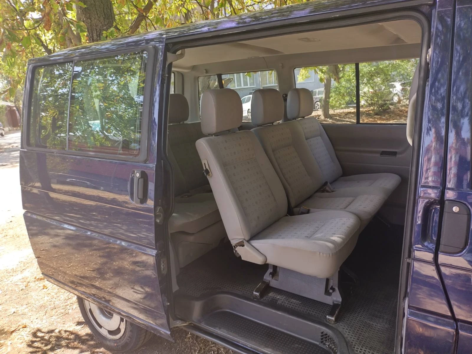 VW Caravelle, снимка 4 - Бусове и автобуси - 56465342
