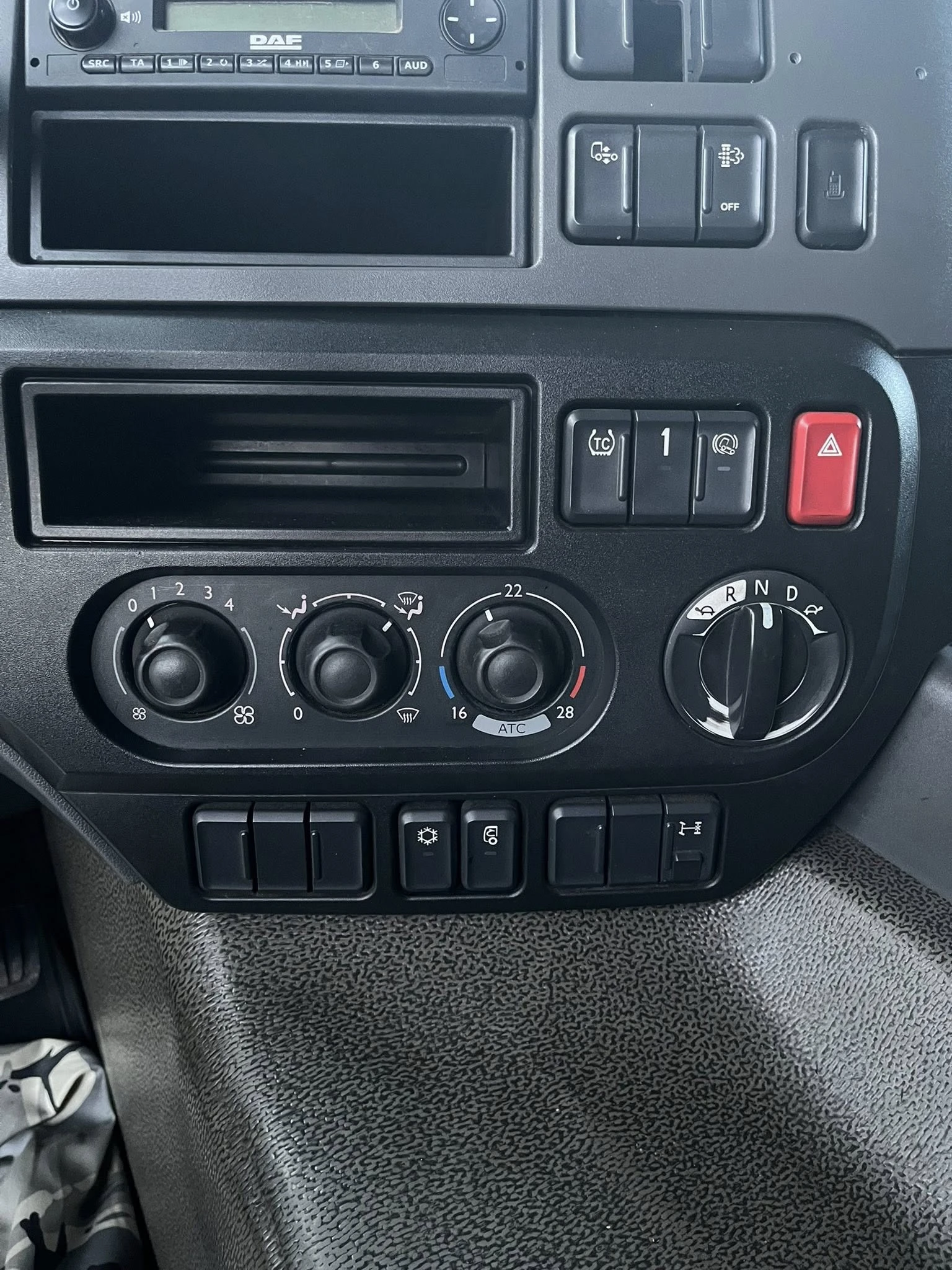 Daf CF 440 SCab ADR*  | Mobile.bg   11