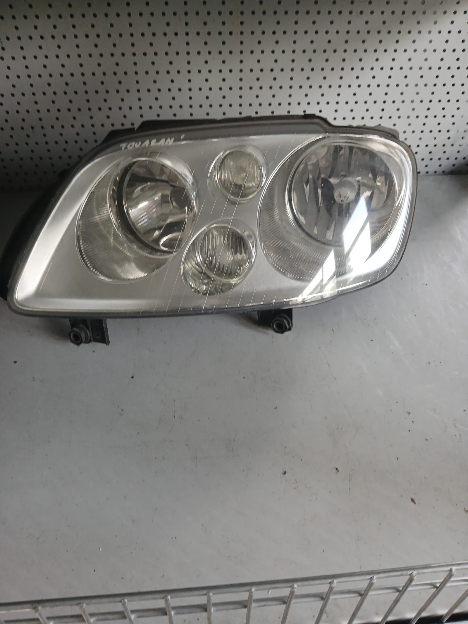 0 301 205 203 фар ляв VW Touran 