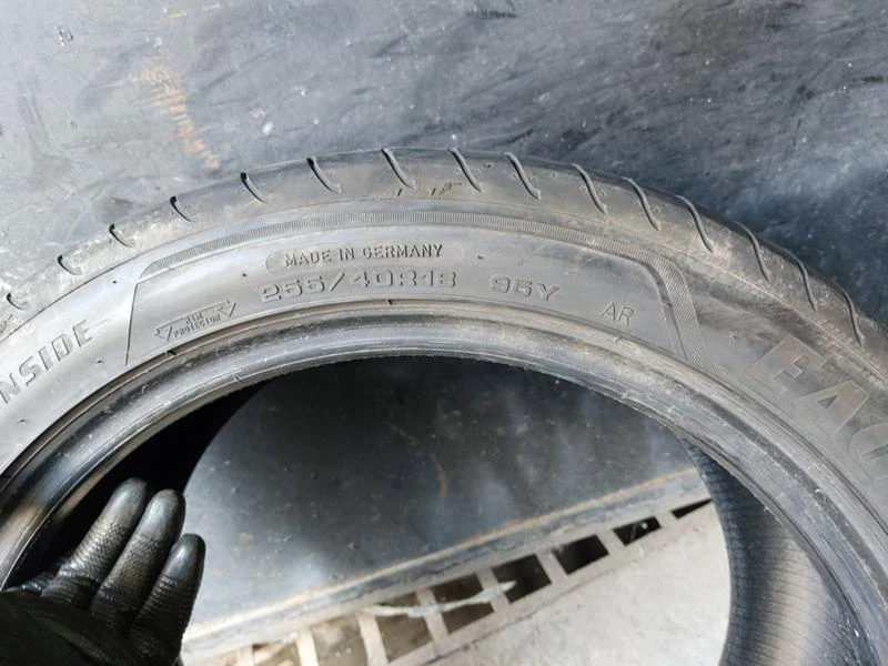 Гуми Летни 255/40R18, снимка 5 - Гуми и джанти - 37110333