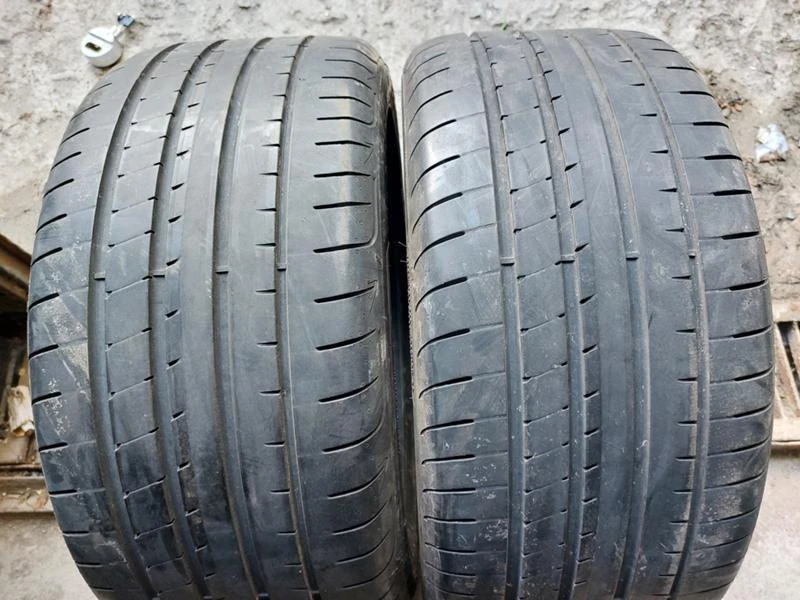 Гуми Летни 255/40R18, снимка 1 - Гуми и джанти - 37110333