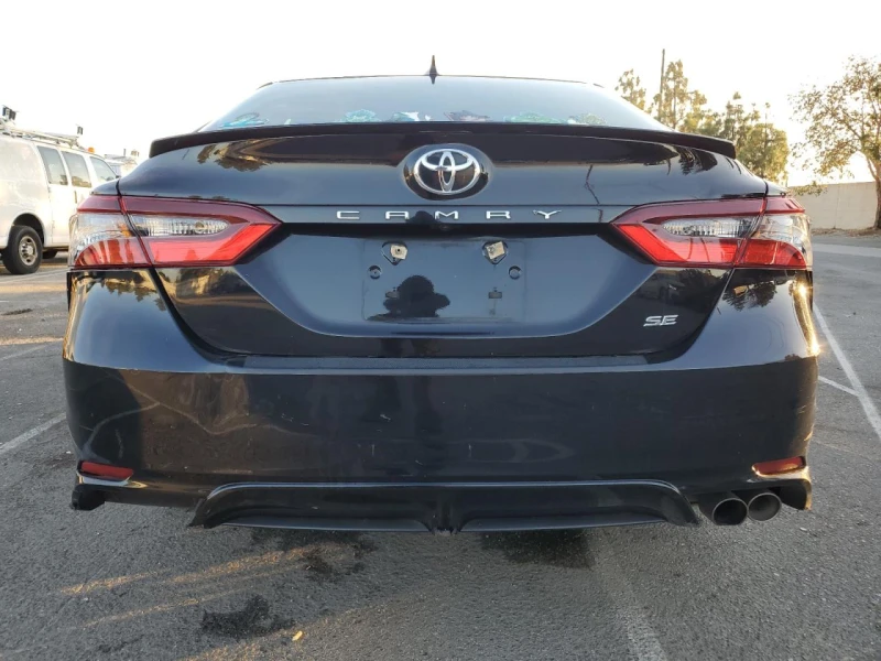 Toyota Camry SE, снимка 2 - Автомобили и джипове - 48363489