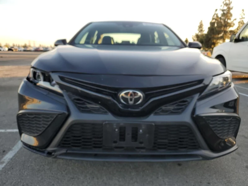 Toyota Camry SE, снимка 1 - Автомобили и джипове - 48363489