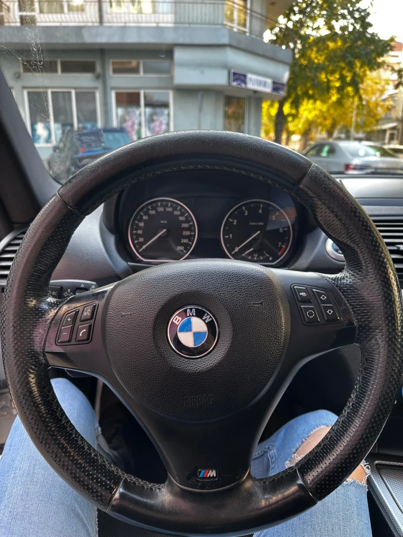 BMW 120 2.0i, снимка 7 - Автомобили и джипове - 49355594