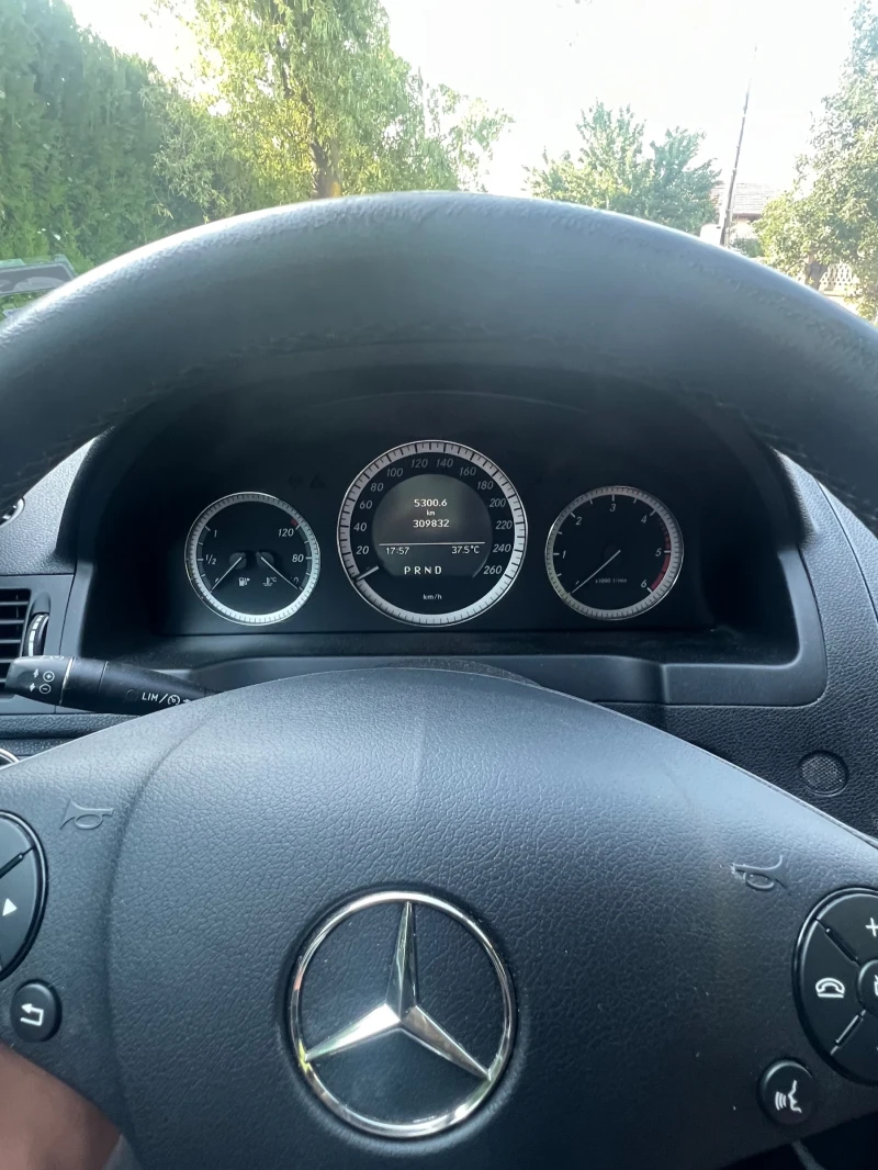 Mercedes-Benz C 200, снимка 11 - Автомобили и джипове - 52256889