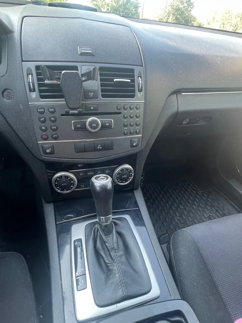 Mercedes-Benz C 200, снимка 12 - Автомобили и джипове - 52256889