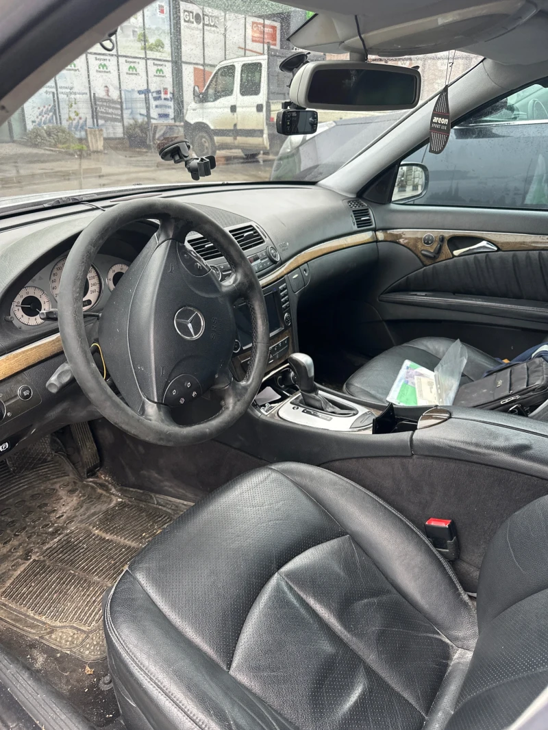 Mercedes-Benz E 320, снимка 2 - Автомобили и джипове - 52574285
