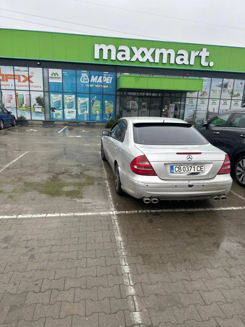 Mercedes-Benz E 320, снимка 3 - Автомобили и джипове - 52574285