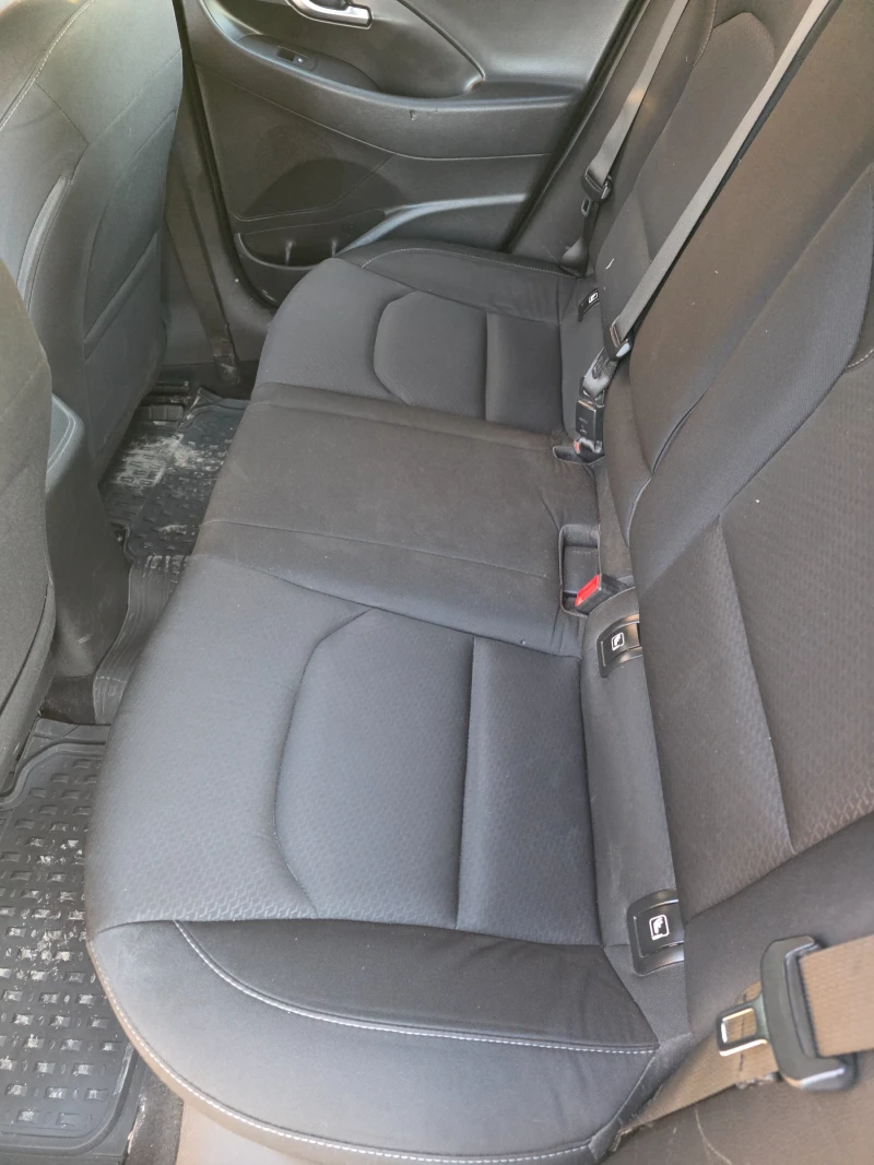 Hyundai I30 1.4 i 100к.с., снимка 15 - Автомобили и джипове - 52771415