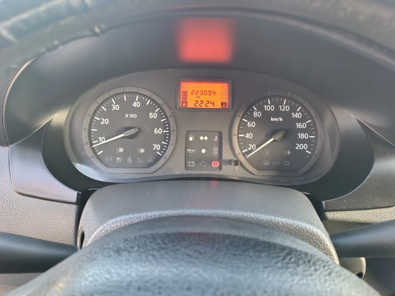 Dacia Logan 1.5 DCI, снимка 14 - Автомобили и джипове - 53108349