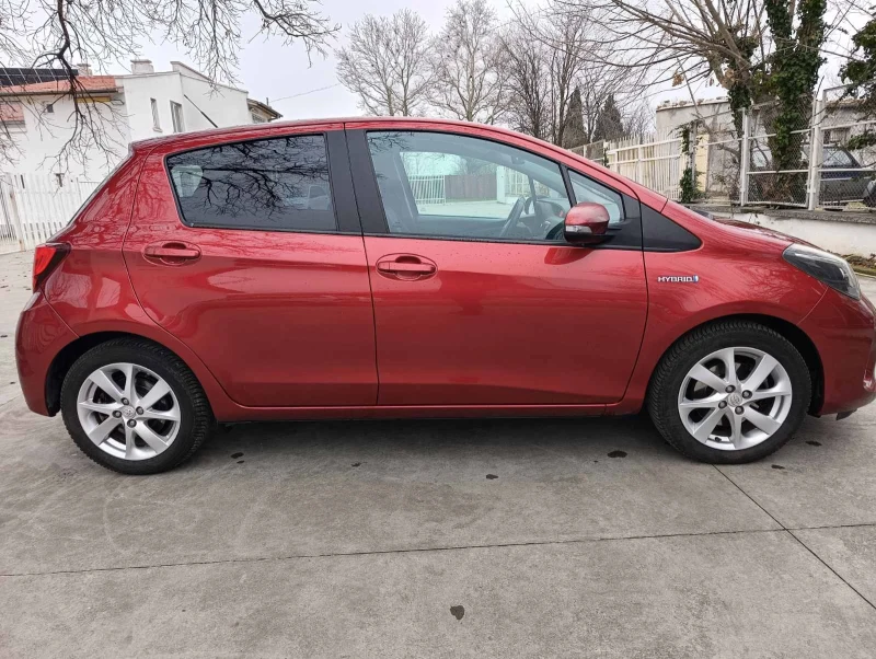 Toyota Yaris Hybrid , снимка 4 - Автомобили и джипове - 53275192