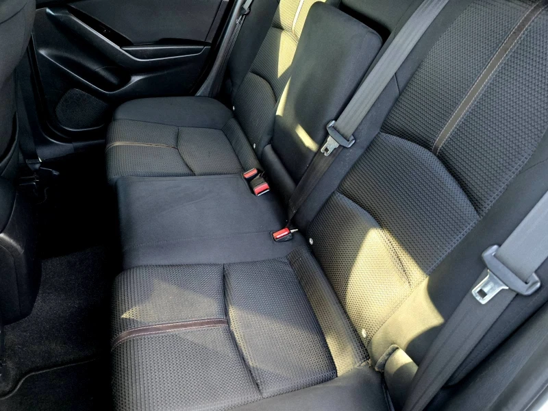 Mazda 3 КАТО НОВ/ФУЛ ЕКСТРИ/2.0i/SKYACTIVE, снимка 16 - Автомобили и джипове - 53559236