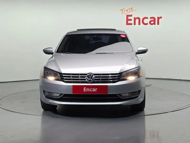 VW Passat 2.0 TDI, снимка 3 - Автомобили и джипове - 54298576