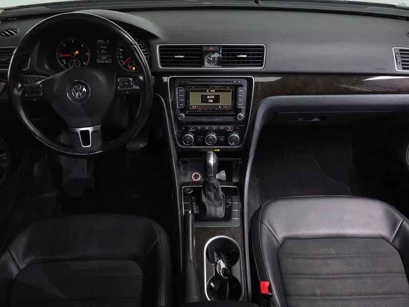 VW Passat 2.0 TDI, снимка 7 - Автомобили и джипове - 54298576