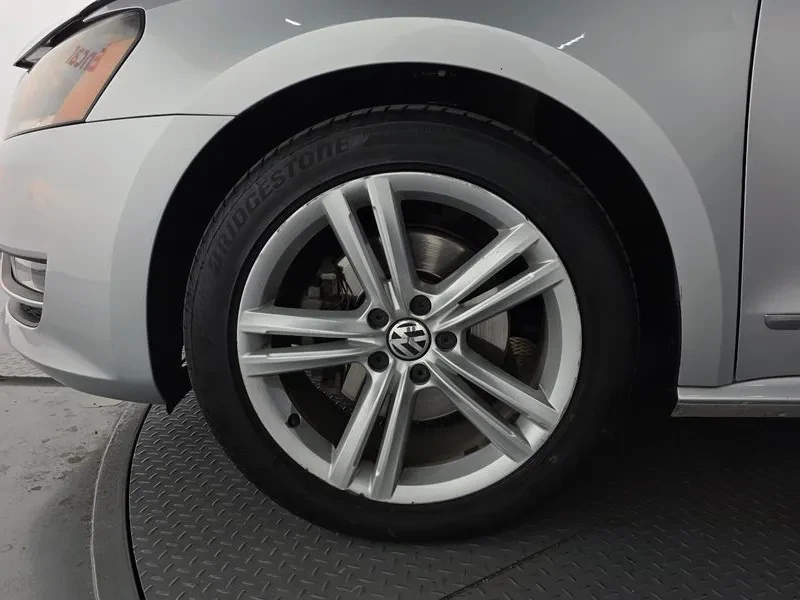 VW Passat 2.0 TDI, снимка 5 - Автомобили и джипове - 54298576