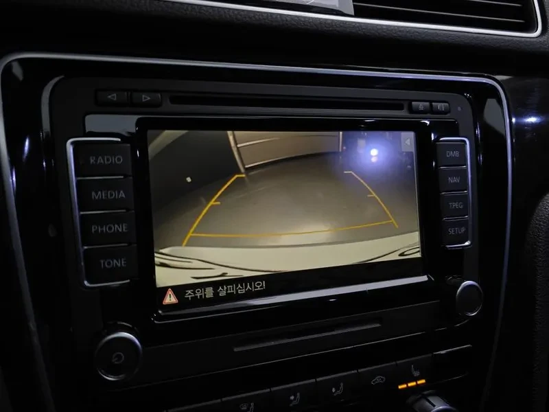 VW Passat 2.0 TDI, снимка 14 - Автомобили и джипове - 54298576