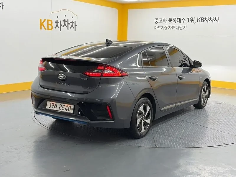Hyundai Ioniq HYBRID Q, снимка 4 - Автомобили и джипове - 56304296