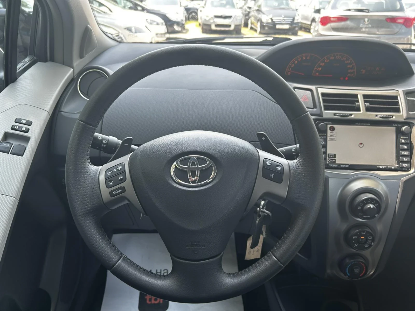 Toyota Yaris 1.3 VVT-I - изображение 9