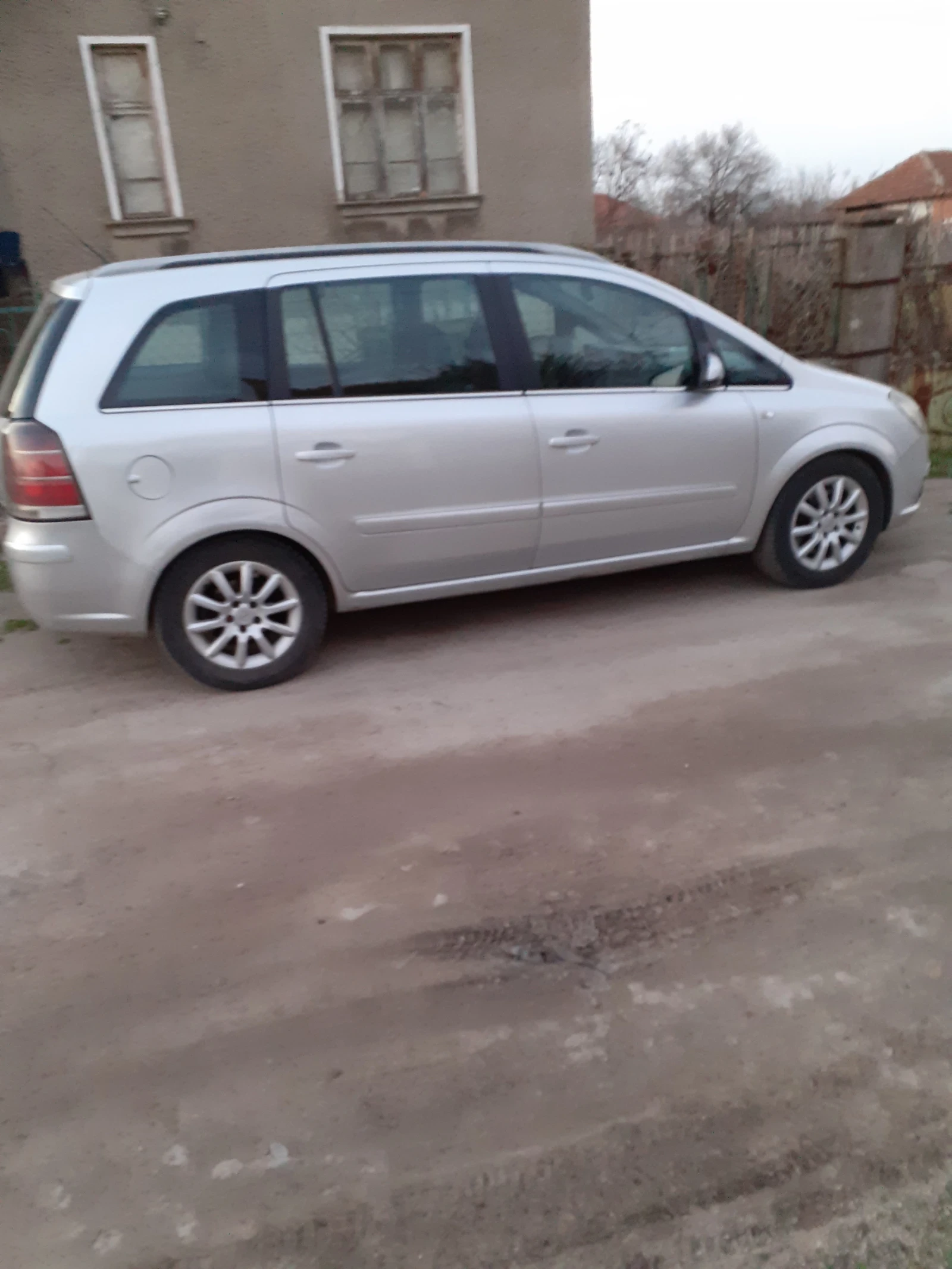 Opel Zafira  - изображение 2