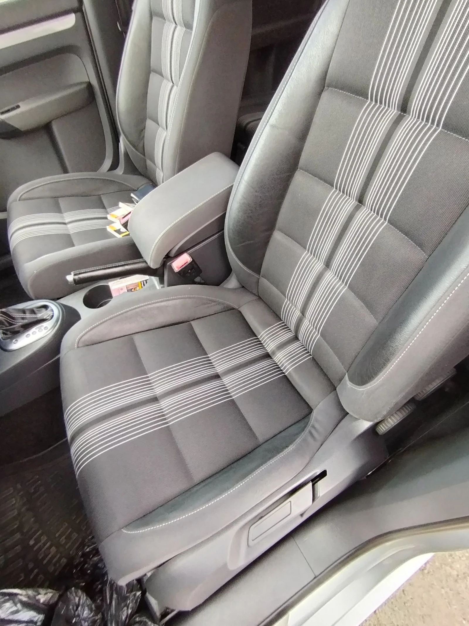 VW Touran 2000смTDI, DSG,  | Mobile.bg — изображение 15