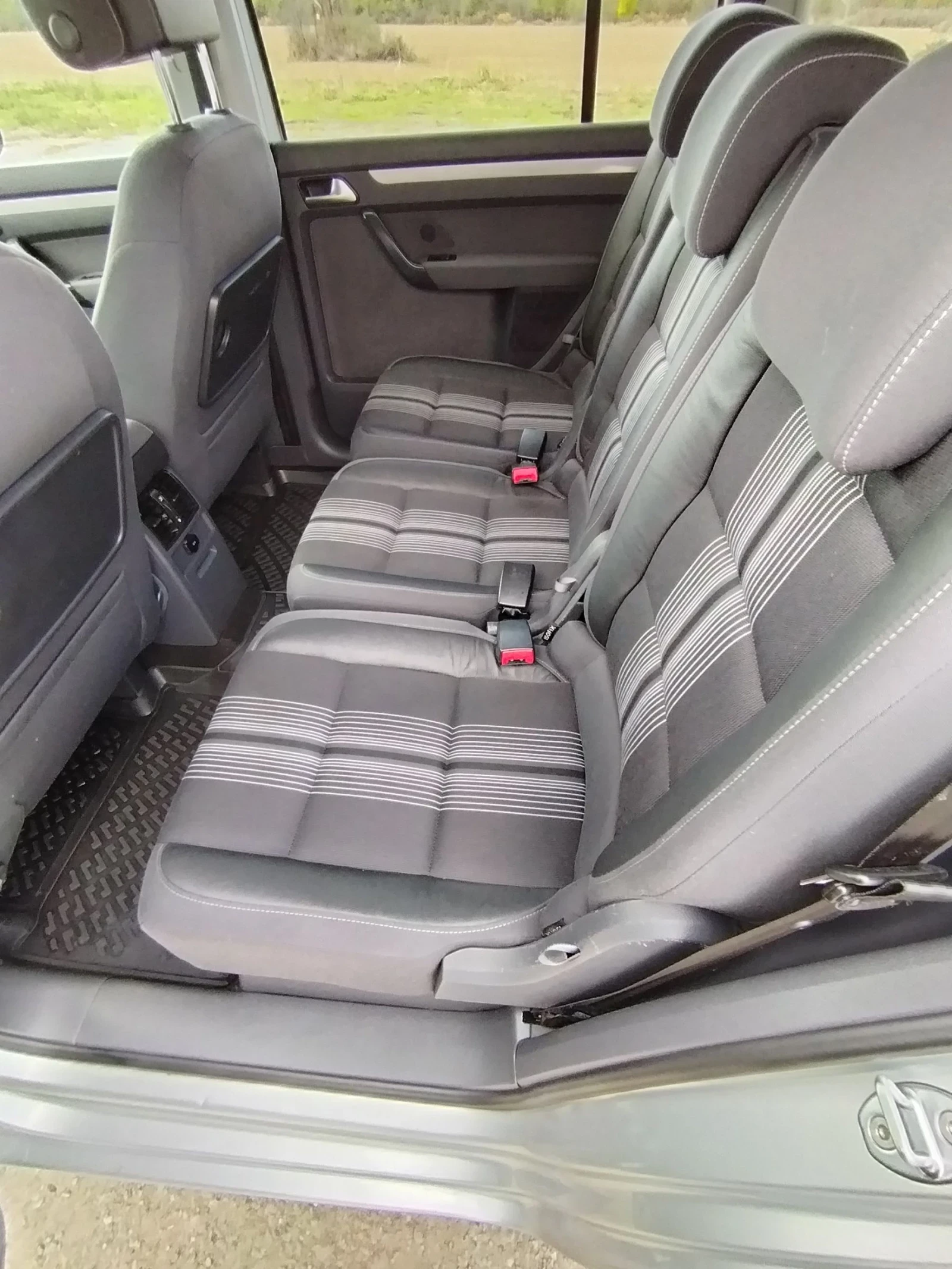 VW Touran 2000смTDI, DSG,  | Mobile.bg — изображение 16