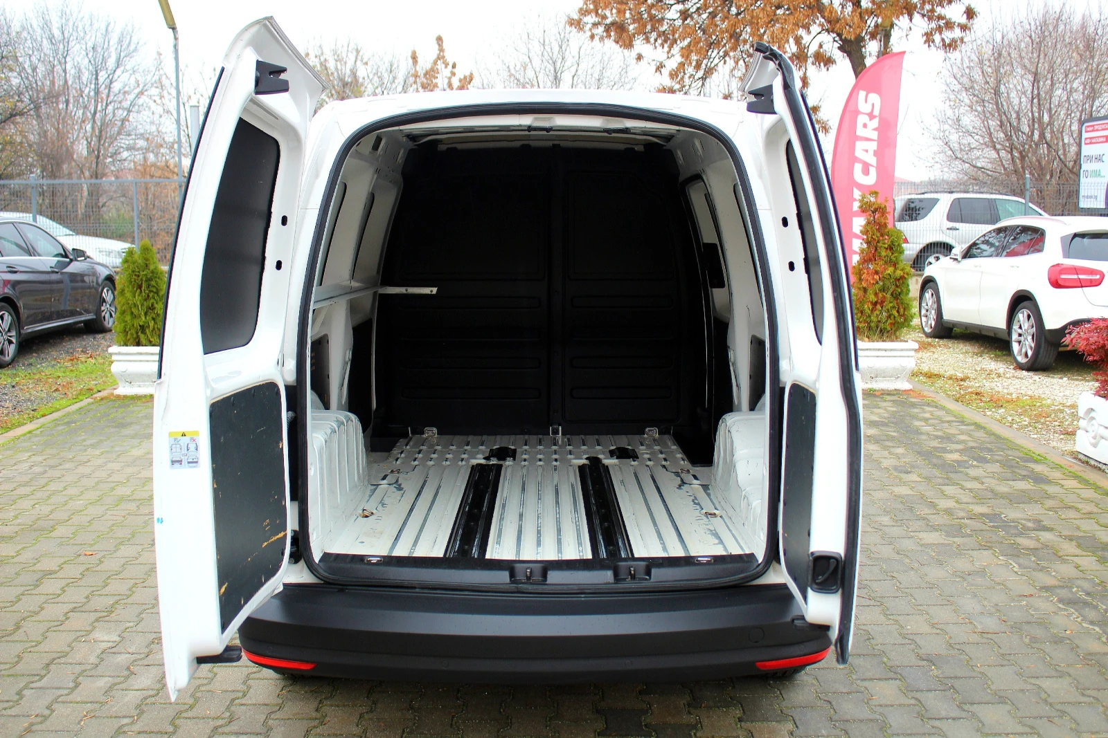 VW Caddy MAXI 1.4 CNG СОБСТВЕН ЛИЗИНГ - изображение 8