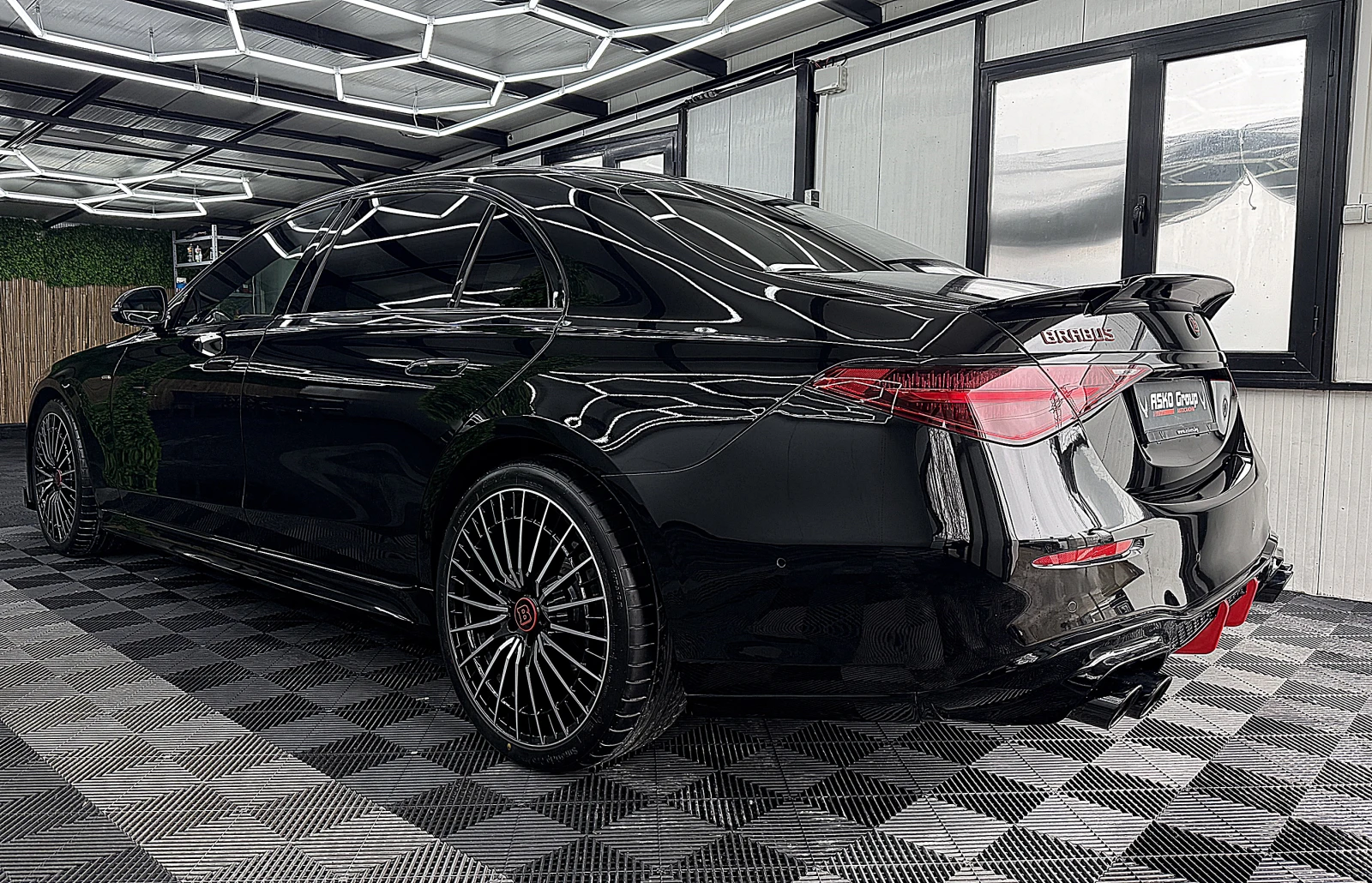 Mercedes-Benz S 350 BRABUS-900/LONG/PANORAMA/4-Matic/СОБСТВЕН ЛИЗИНГ, снимка 4 - Автомобили и джипове - 54065678