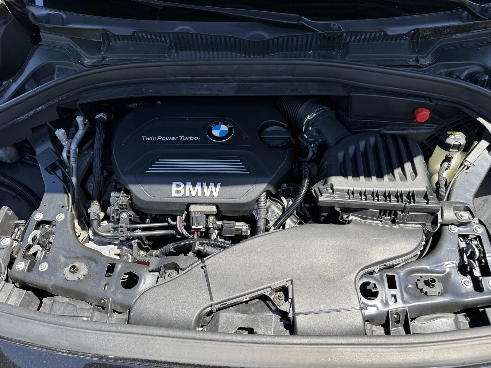 BMW 218 d Active Tourer, снимка 15 - Автомобили и джипове - 54595247