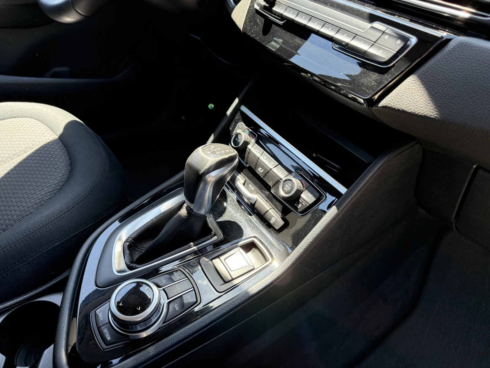 BMW 218 d Active Tourer, снимка 11 - Автомобили и джипове - 54595247