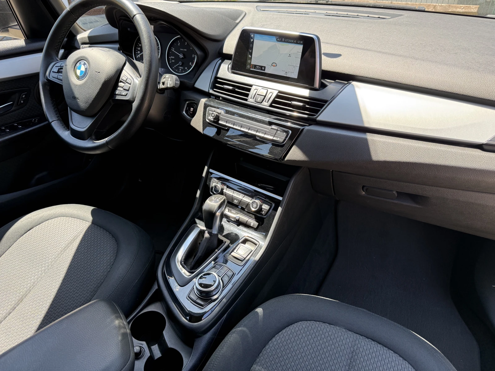 BMW 218 d Active Tourer, снимка 10 - Автомобили и джипове - 54595247