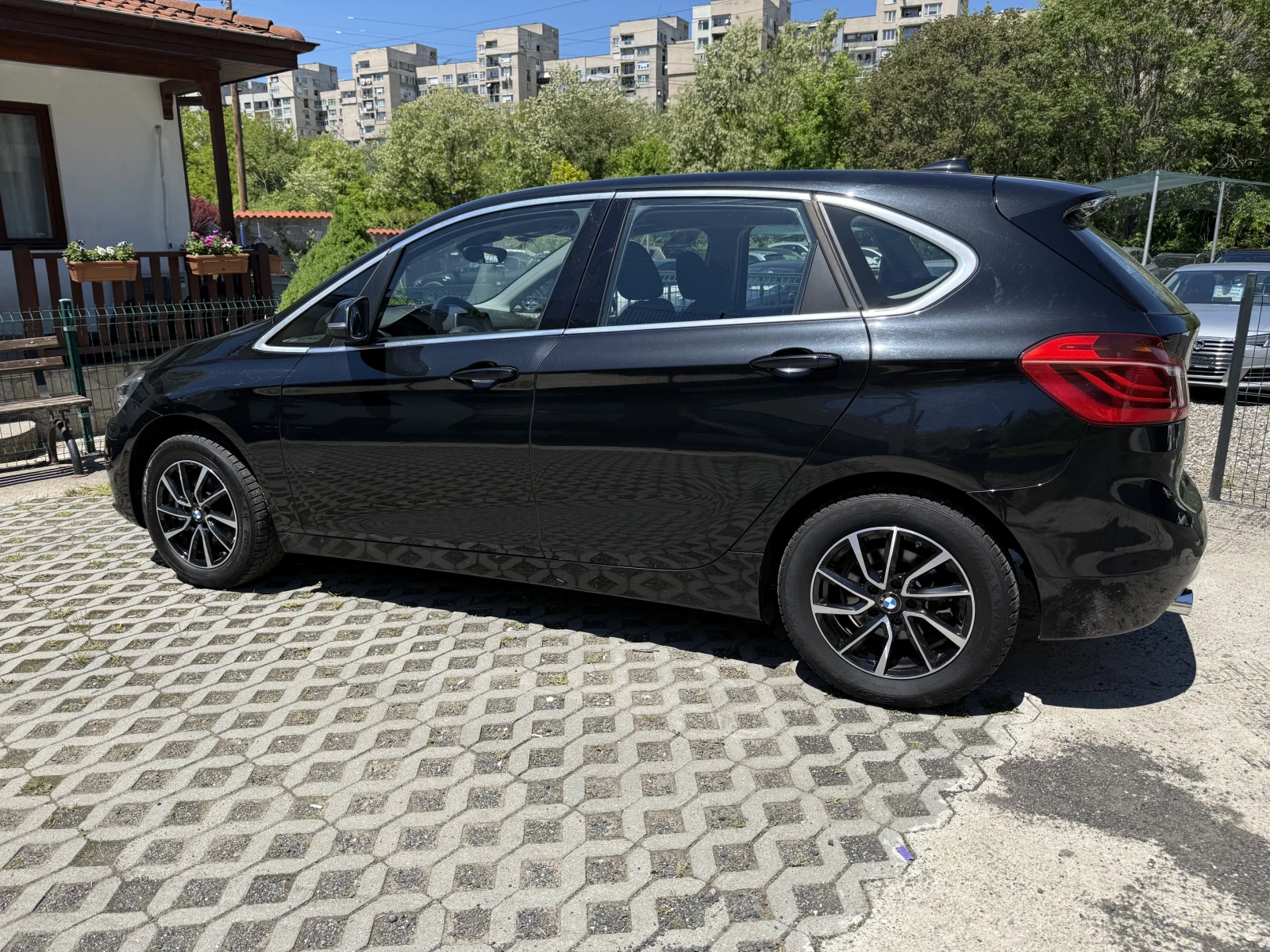 BMW 218 d Active Tourer, снимка 7 - Автомобили и джипове - 54595247