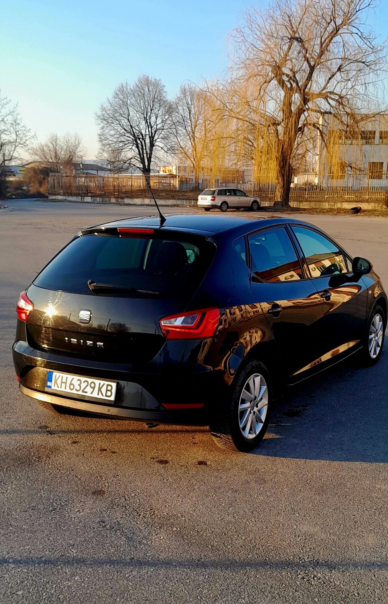 Seat Ibiza 1.6, снимка 3 - Автомобили и джипове - 55123938