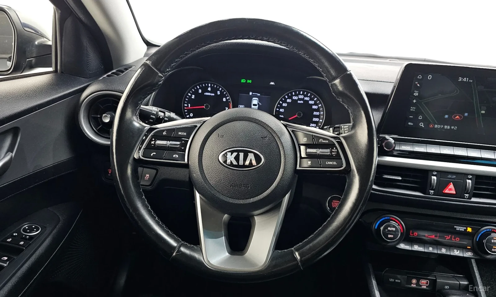 Kia K3, снимка 13 - Автомобили и джипове - 55198898