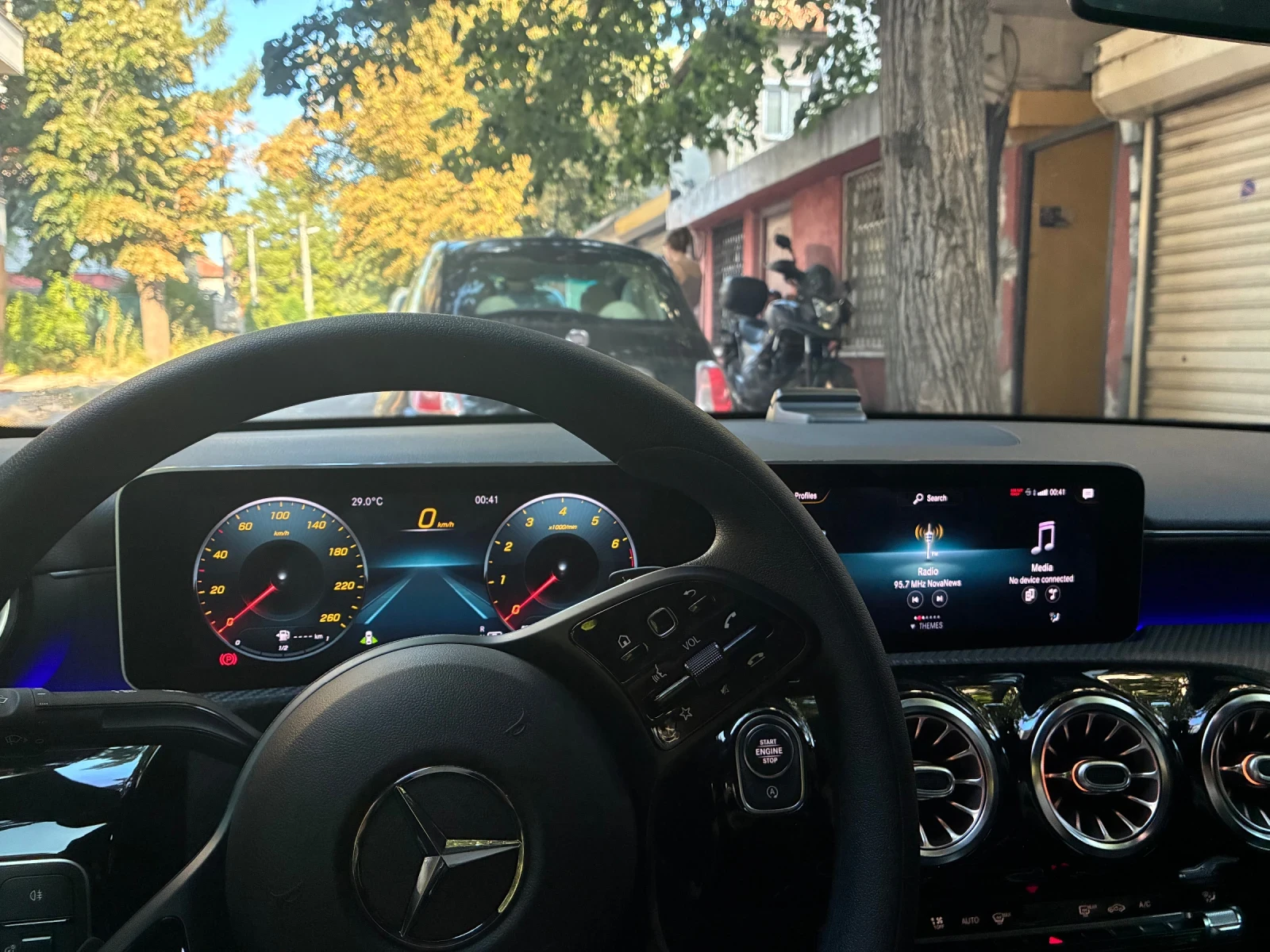 Mercedes-Benz A 220 Sedan, снимка 10 - Автомобили и джипове - 55655528