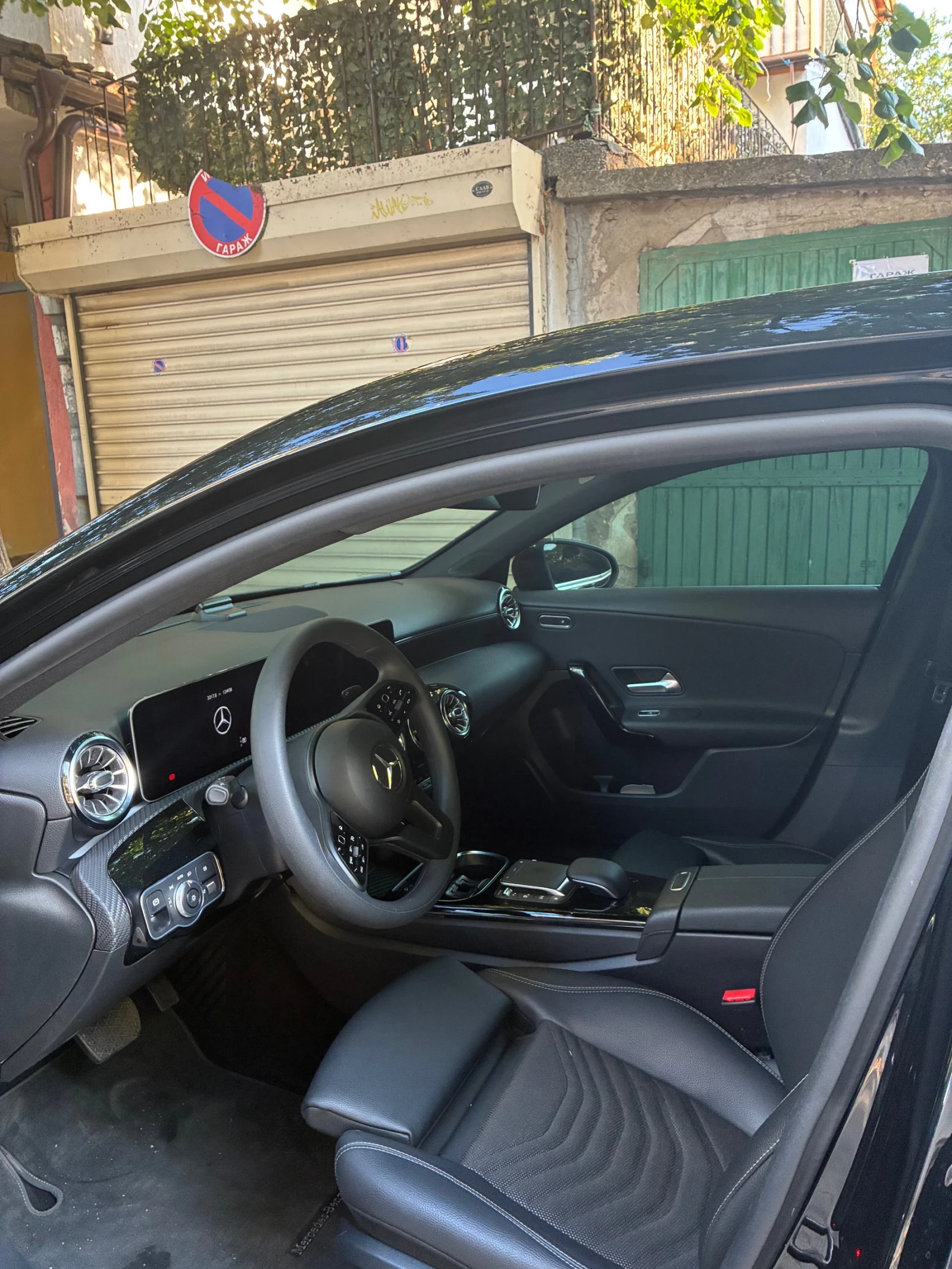 Mercedes-Benz A 220 Sedan, снимка 13 - Автомобили и джипове - 55655528