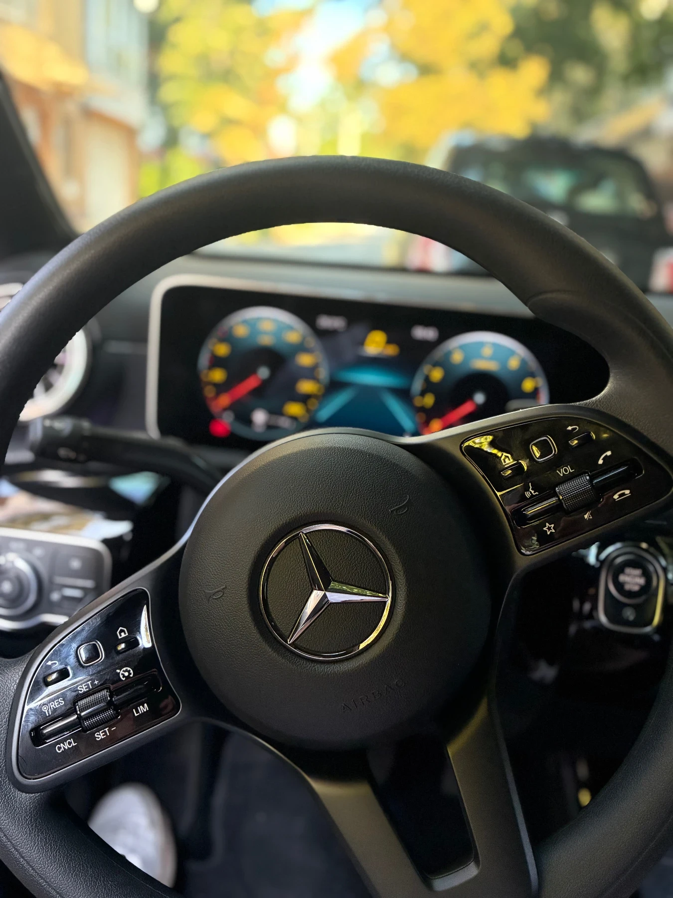 Mercedes-Benz A 220 Sedan, снимка 5 - Автомобили и джипове - 55655528