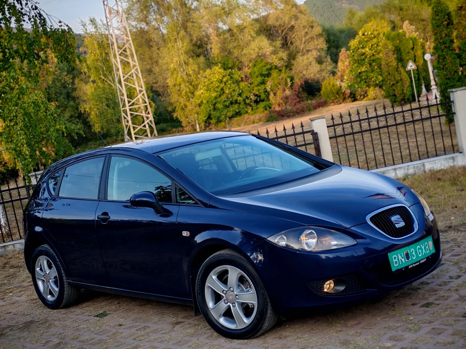 Seat Leon 1.9TDI(105)* FACELIFT* ECO-MOTIVE* НОВ ВНОС* , снимка 8 - Автомобили и джипове - 56329978