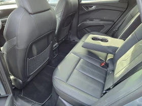 Audi Q4 50 E-TRON QUATTRO  Гаранция Лизинг, снимка 15