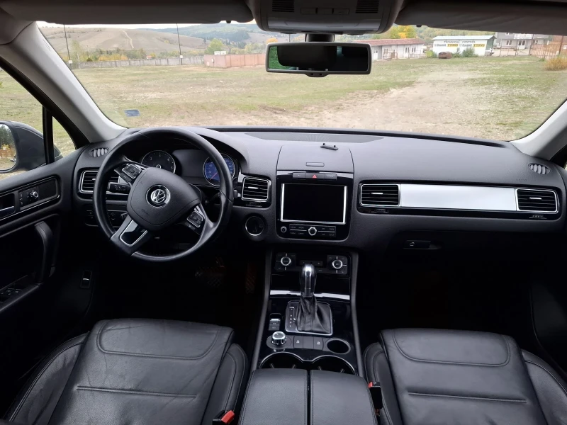 VW Touareg, снимка 13 - Автомобили и джипове - 52068889