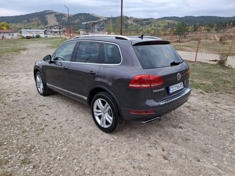 VW Touareg, снимка 5 - Автомобили и джипове - 52068889