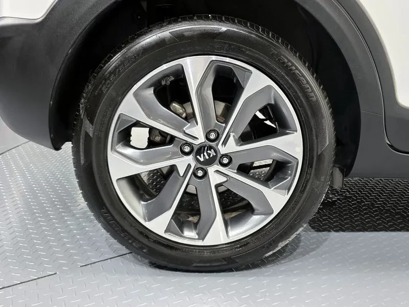 Kia Stonic, снимка 4 - Автомобили и джипове - 55323394