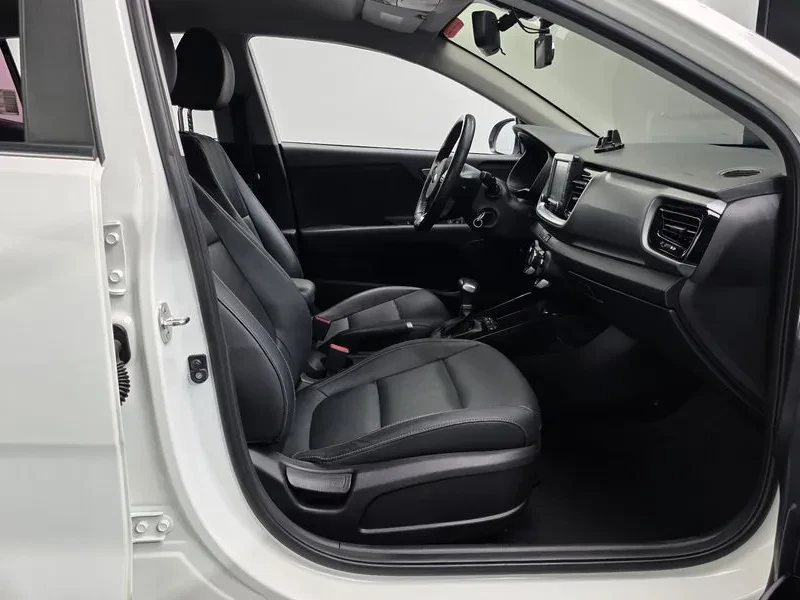 Kia Stonic, снимка 10 - Автомобили и джипове - 55323394