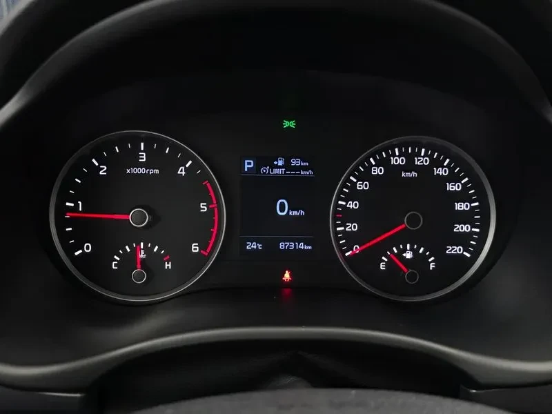 Kia Stonic, снимка 7 - Автомобили и джипове - 55323394