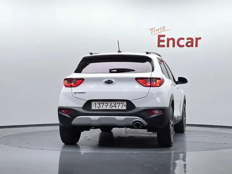 Kia Stonic, снимка 3 - Автомобили и джипове - 55323394