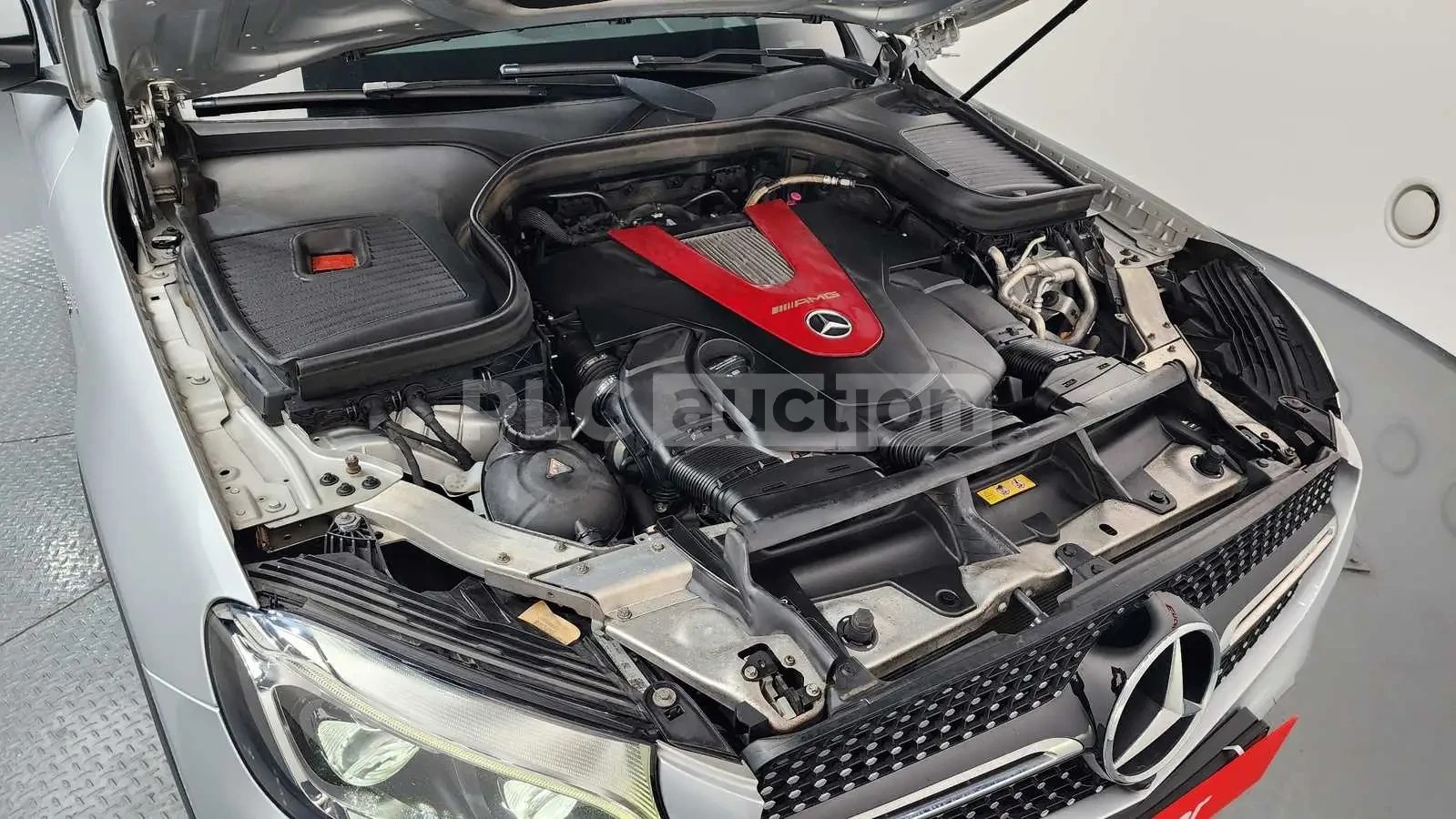 Mercedes-Benz GLC 43 AMG ALCANTARA* HEAD-UP* KEYLESS GO* LANE ASSIST* BURMA, снимка 5 - Автомобили и джипове - 53965955