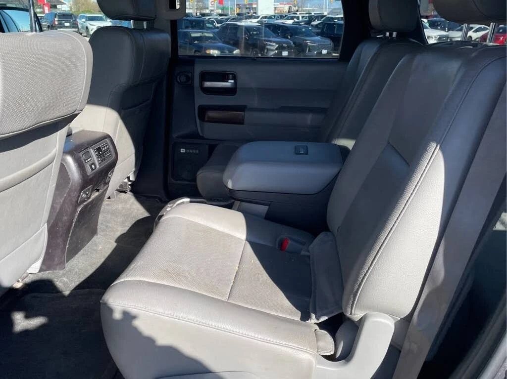 Toyota Sequoia PLATINUM* JBL* ПОДГРЕВ* КАМЕРА* ОБДУХ* ШИБИДАХ, снимка 13 - Автомобили и джипове - 54512833
