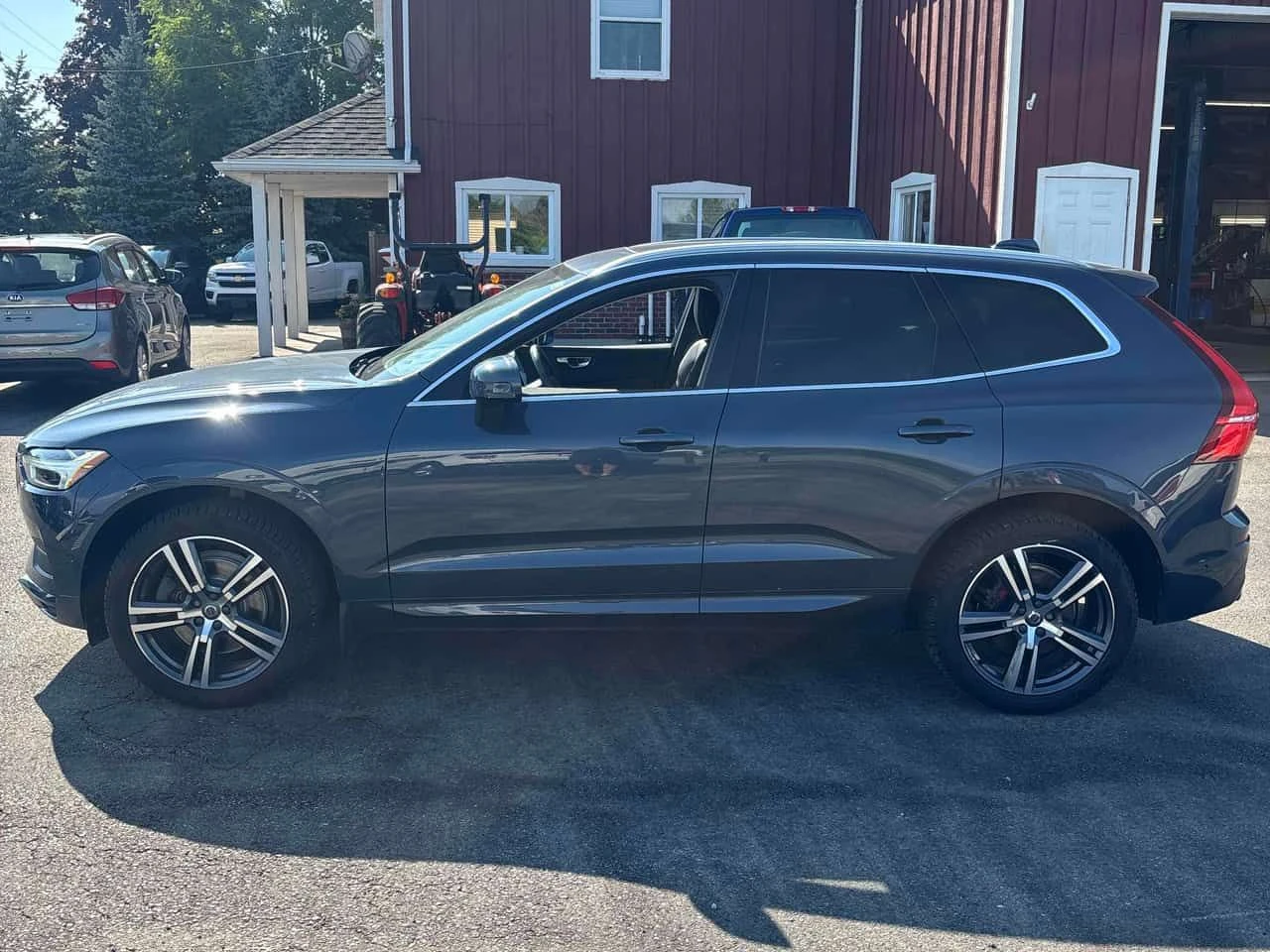 Volvo XC60 * Momentum * CARFAX * БЕЗ ПЪРВОНАЧАЛНА ВНОСКА, снимка 2 - Автомобили и джипове - 55573081