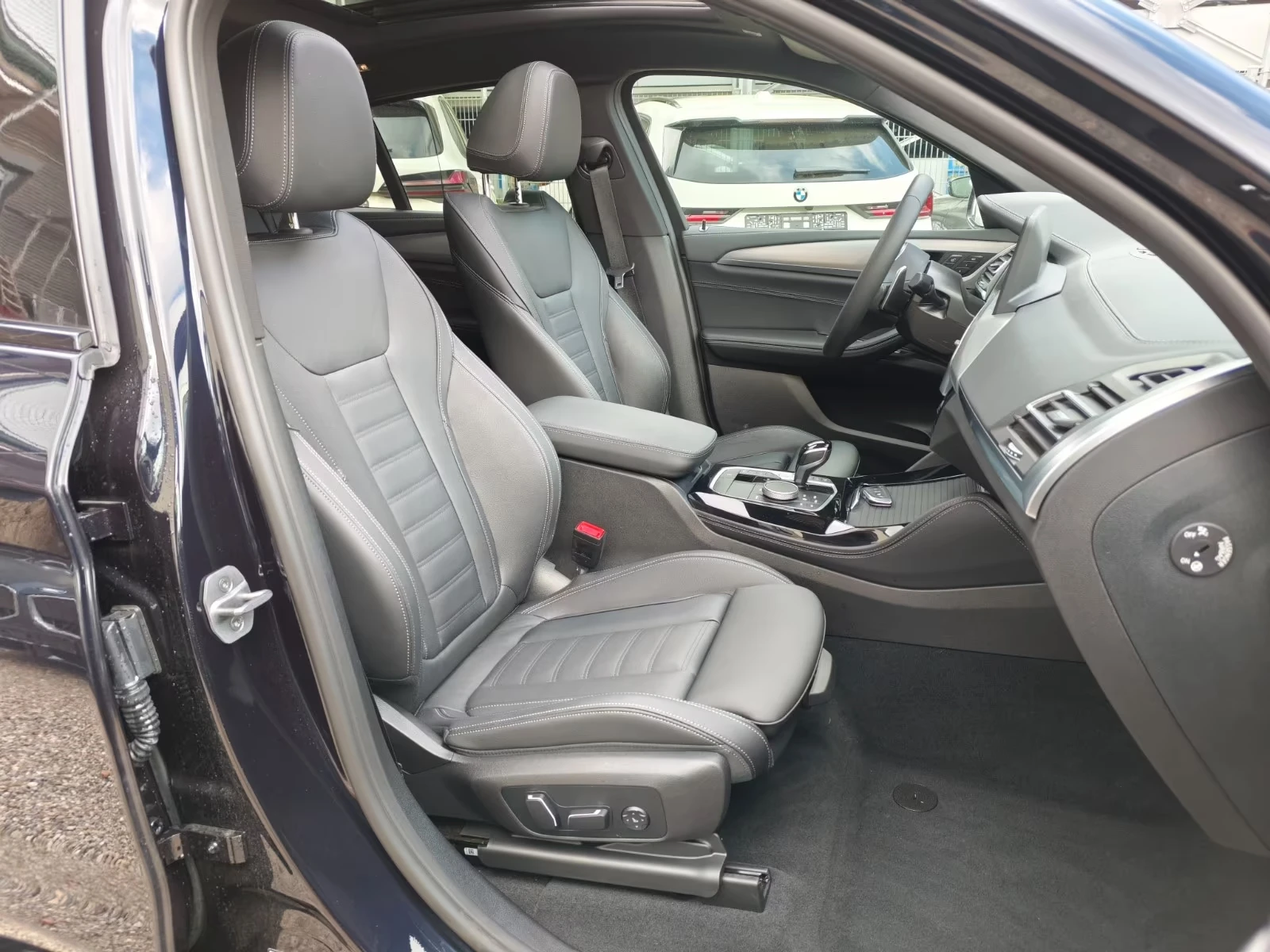 BMW X4 M40i / SHADOW LINE / LASERLIGHT / PANO/ HUD/ 360/, снимка 16 - Автомобили и джипове - 55585839