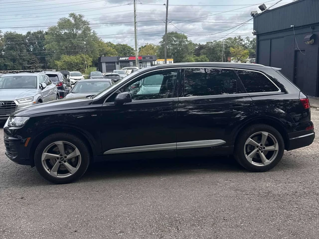Audi Q7 Technik/360/Dis/Hud/Bose/Carfax/Автокредит , снимка 2 - Автомобили и джипове - 56170167